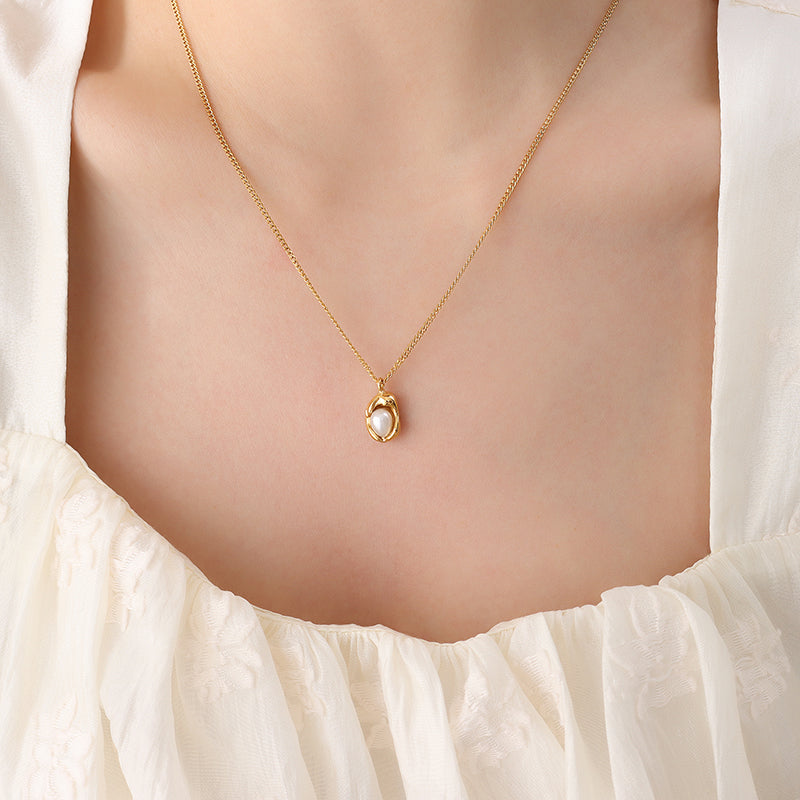 “Pearl of Venus” 18K Gold Plated Necklace